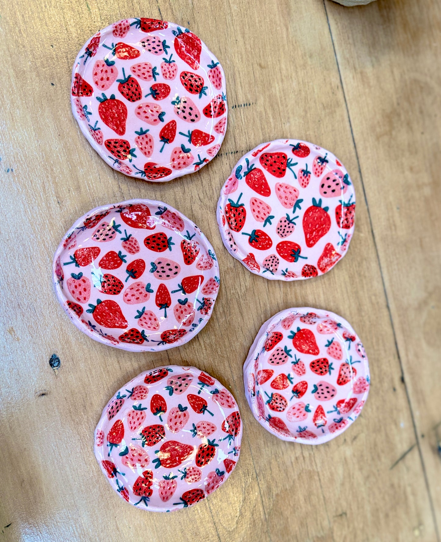 Small Strawberries Trinket Dish – Handbuilt Ceramics